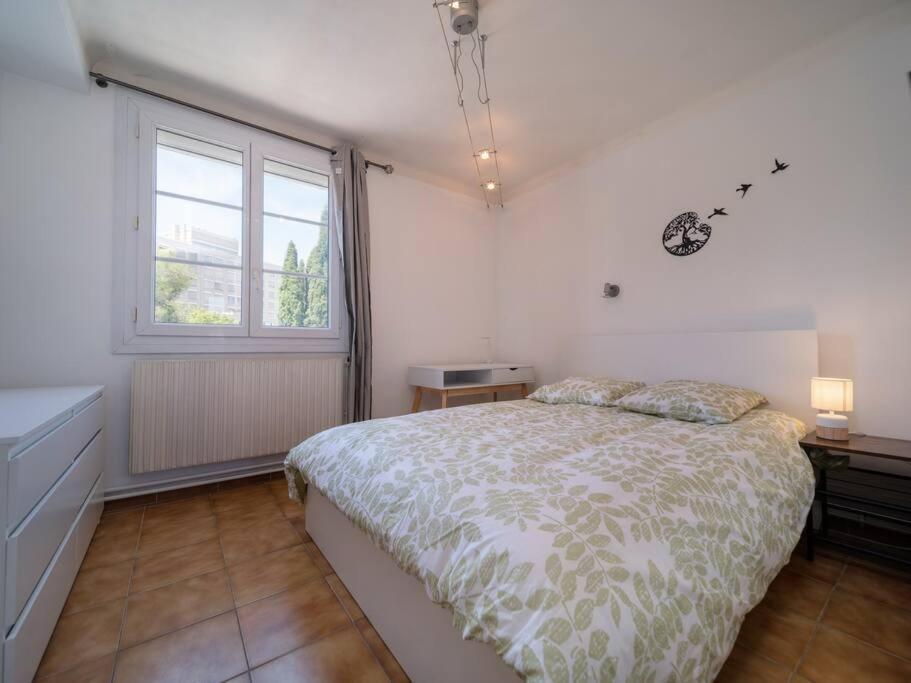 Appartement Tout Equipe Traversant 6 A 8 Couchages Marseille Exterior photo