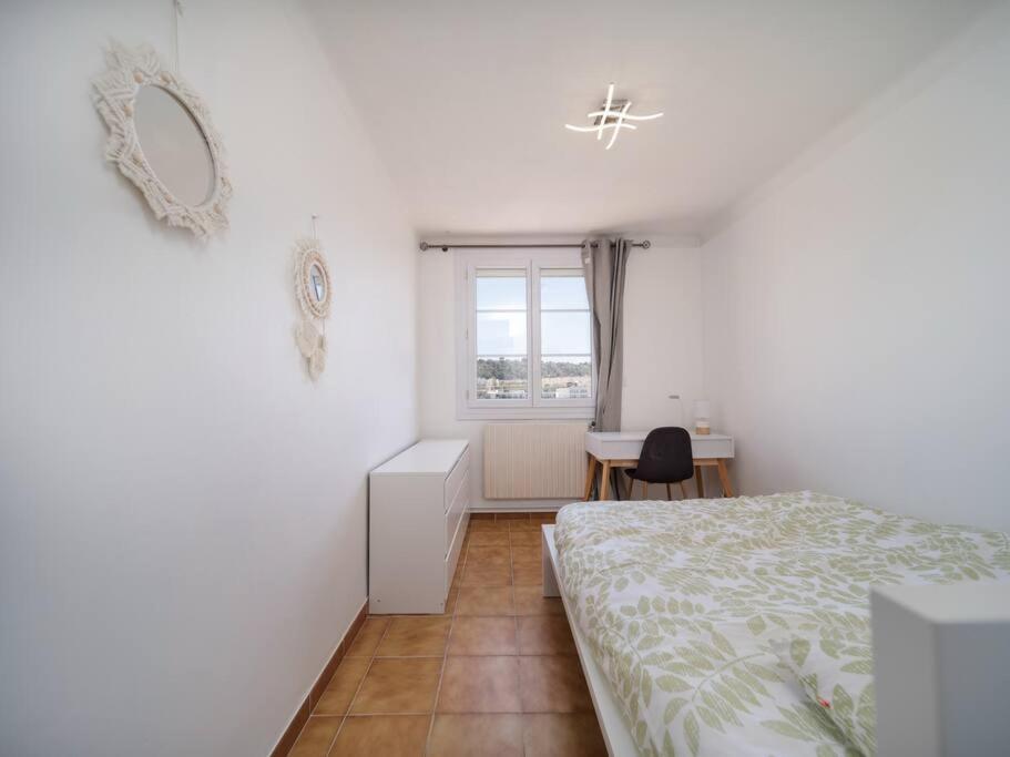 Appartement Tout Equipe Traversant 6 A 8 Couchages Marseille Exterior photo